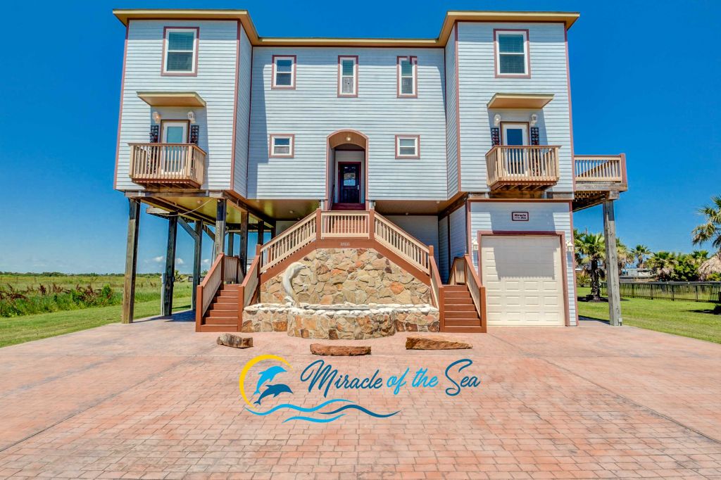 https://www.ameristaterealty.com/templates/yootheme/cache/MIRACLE-of-the-sea-HOUSE-fb8db8cb.jpeg